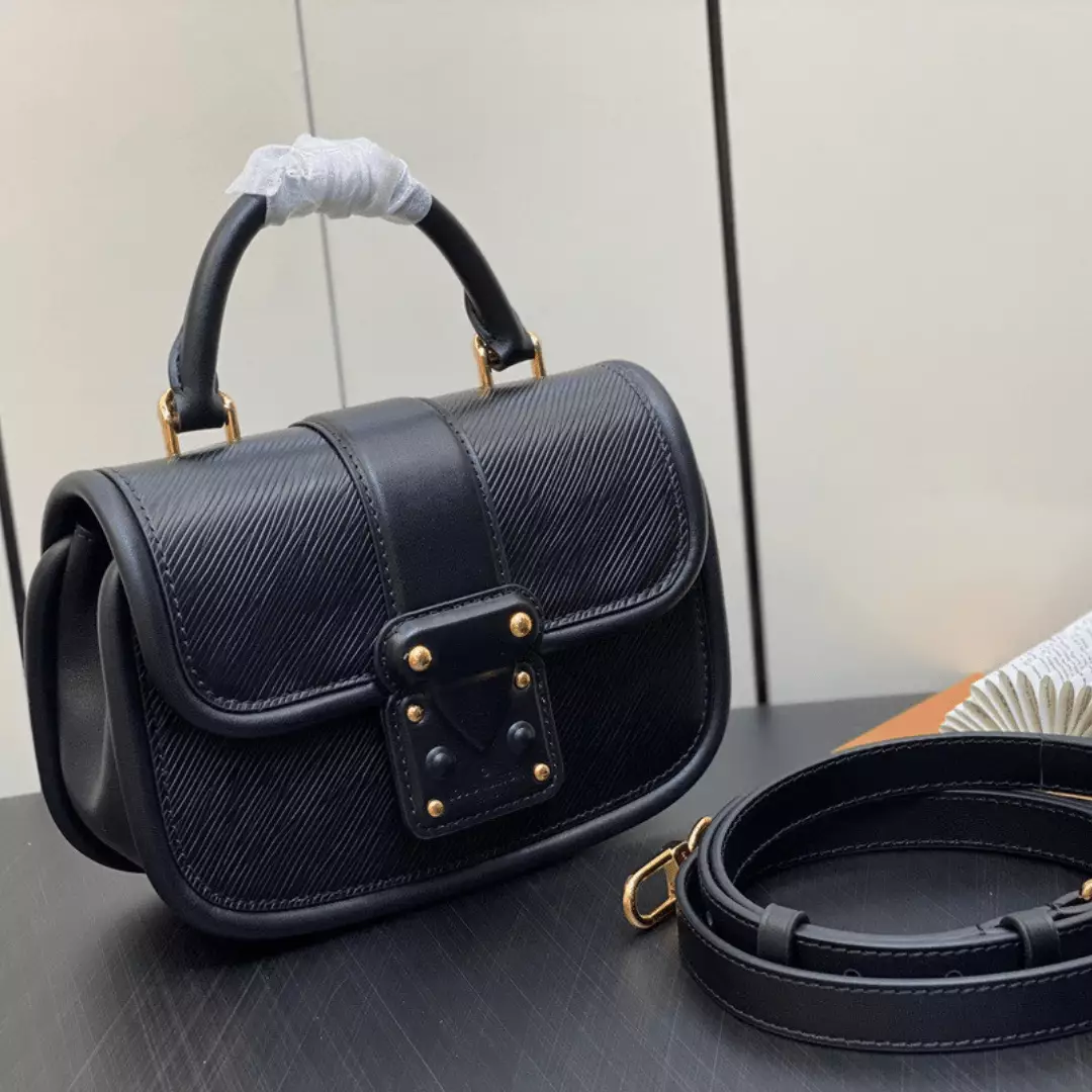 Louis Vuitton Hide and Seek Bag Black Woman’s Handbags 21x15x8cm