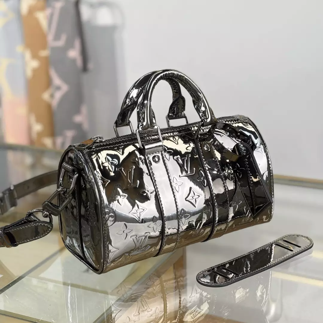 Louis Vuitton Keepall Bandoulière 25