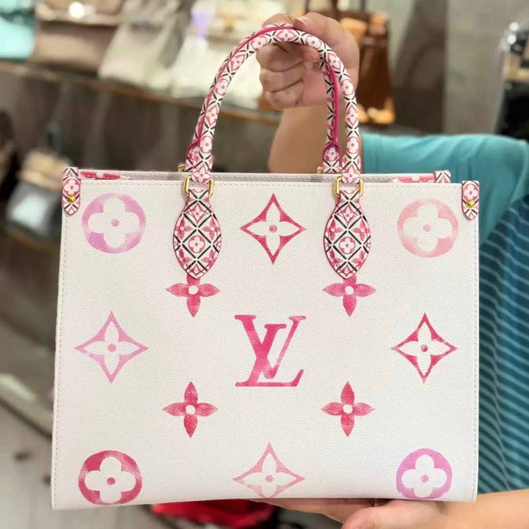 Louis Vuitton LV Onthego Monogram Pattern 35cm
