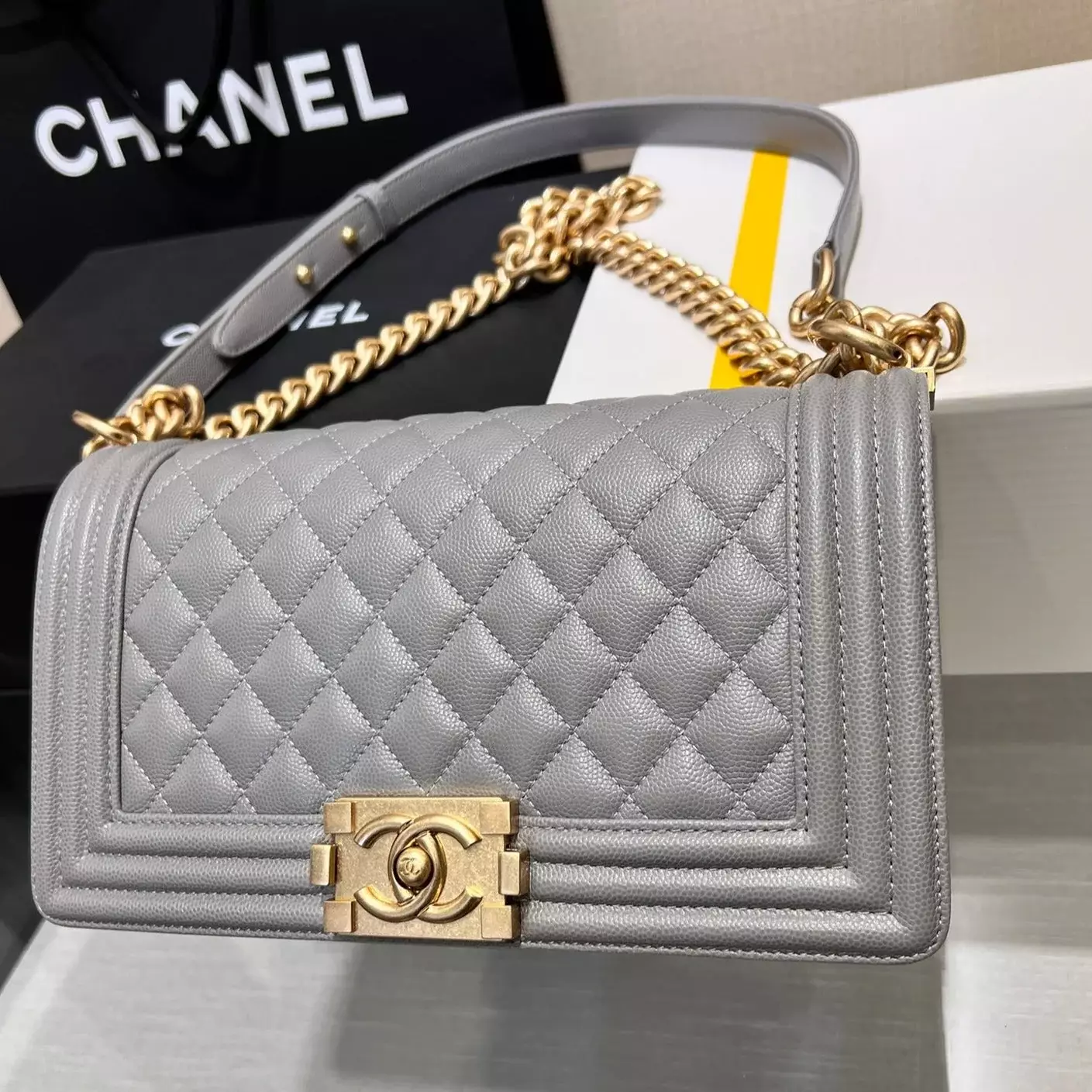CHANEL BOY BAG MEDIUM 25 GREY CAVIAR GOLD HARDWARE