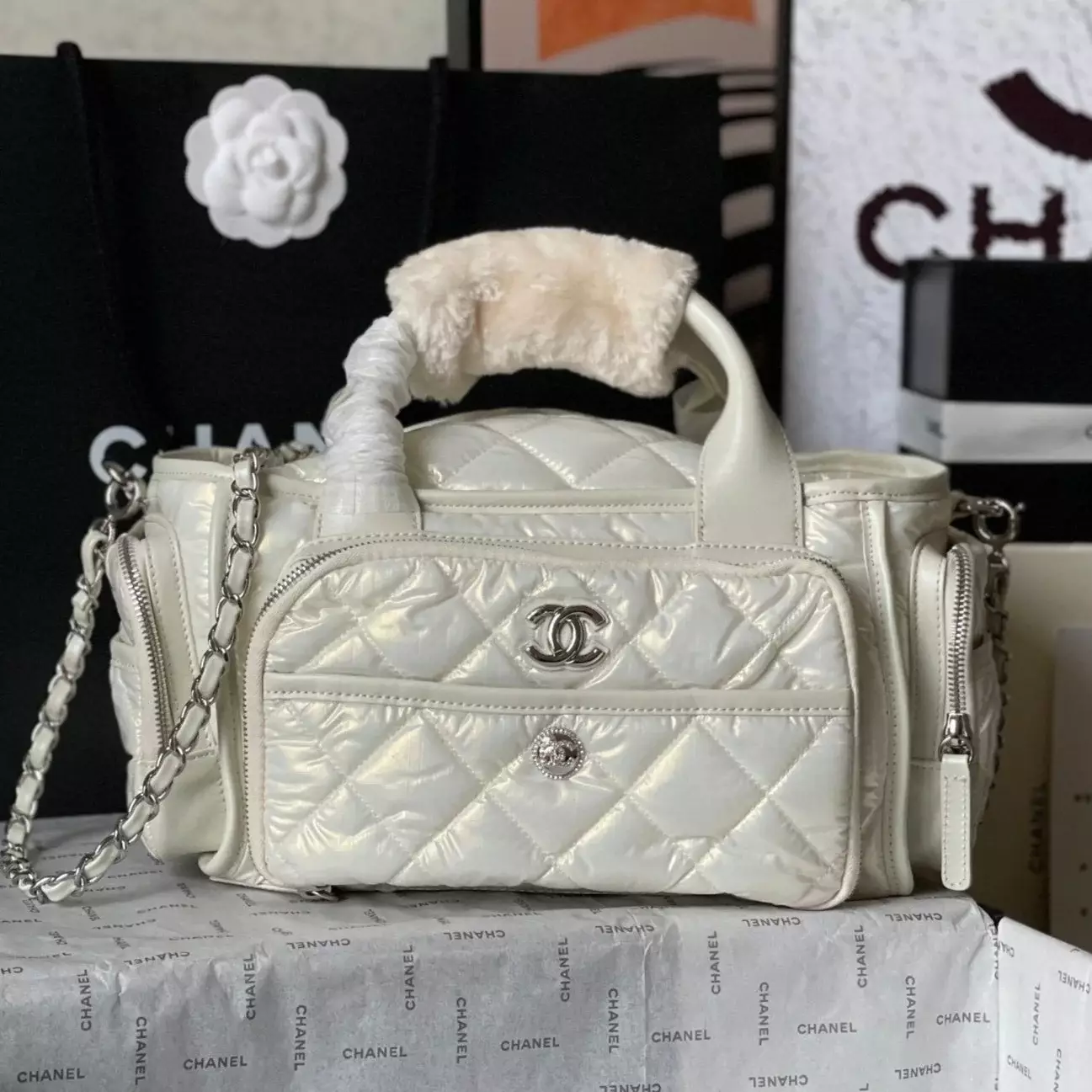 CHANEL CC LARGE 35 BOWLING BAG IN WHITE CALFSKIN