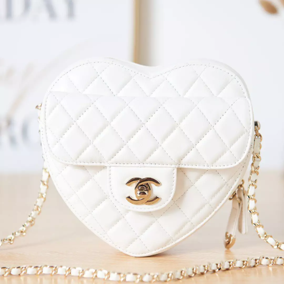 Chanel The One Like Auth Handbags Smooth Leather Heart-Pattern Milk Lock Gold 16.5x18x6.5cm